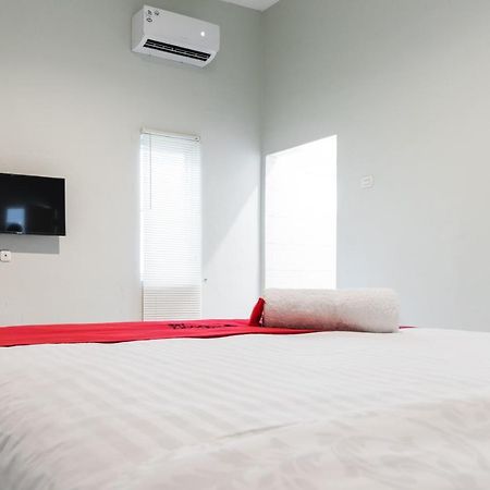 Reddoorz Plus Near Rs Usu Medan 2 Экстерьер фото