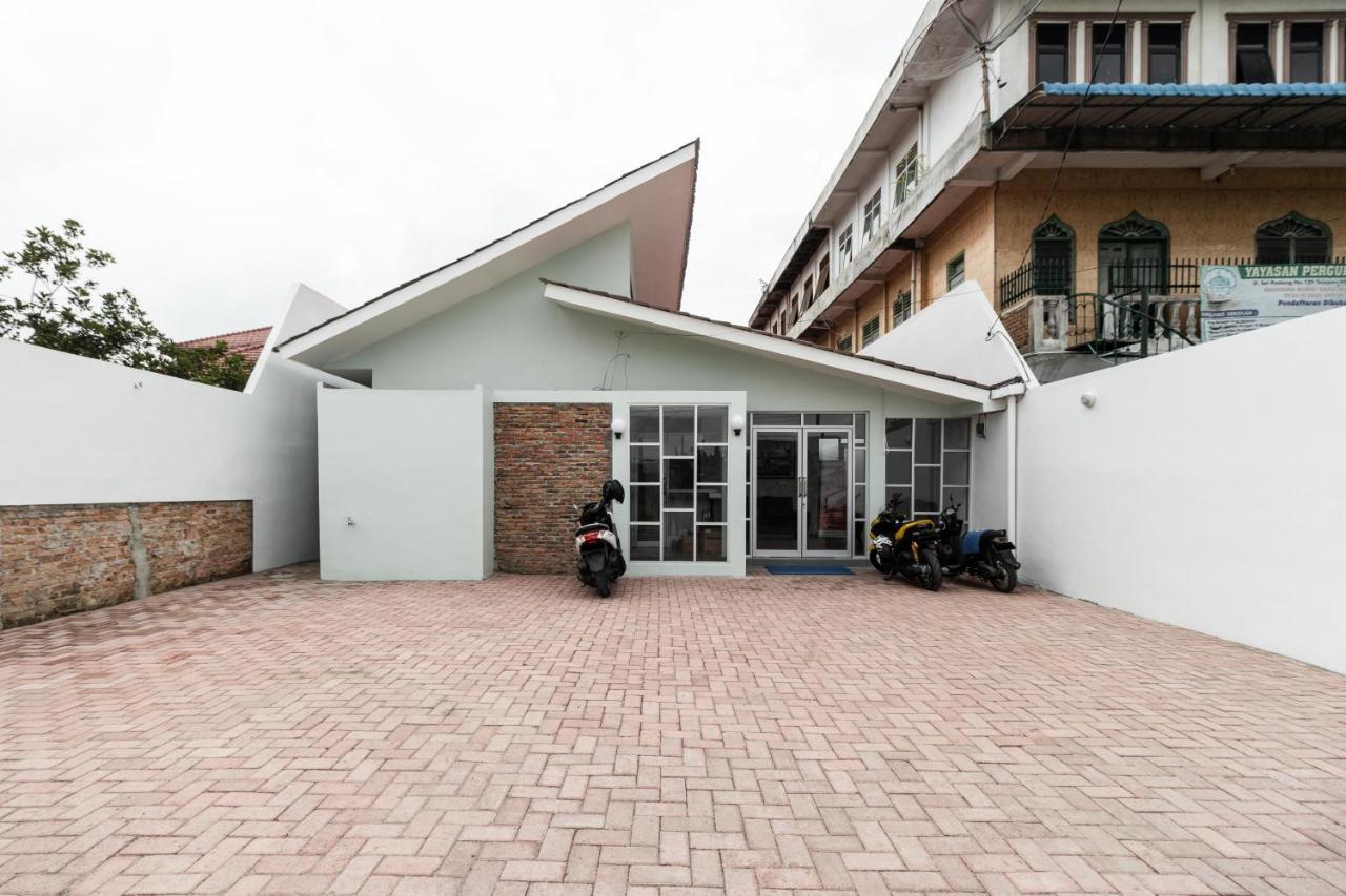 Reddoorz Plus Near Rs Usu Medan 2 Экстерьер фото