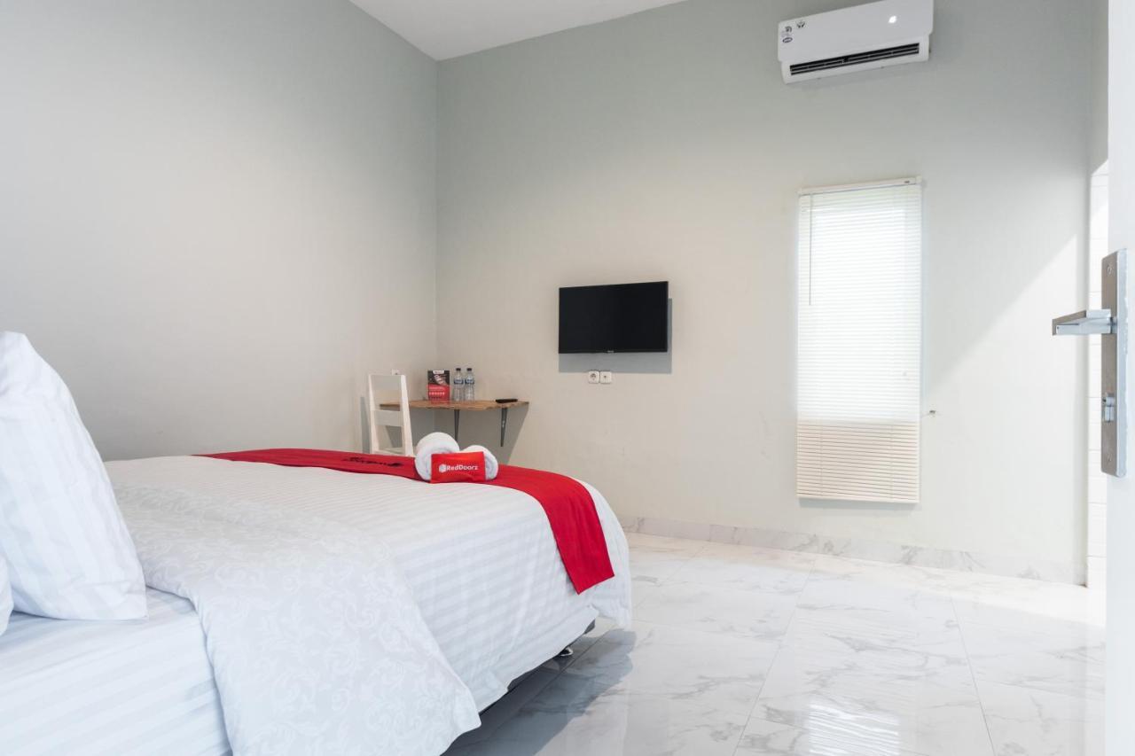 Reddoorz Plus Near Rs Usu Medan 2 Экстерьер фото