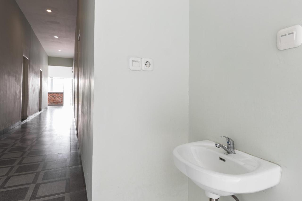 Reddoorz Plus Near Rs Usu Medan 2 Экстерьер фото
