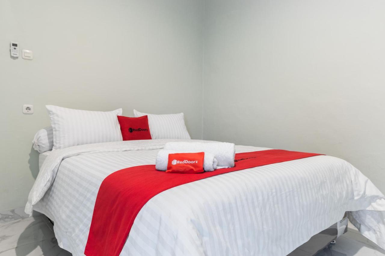 Reddoorz Plus Near Rs Usu Medan 2 Экстерьер фото