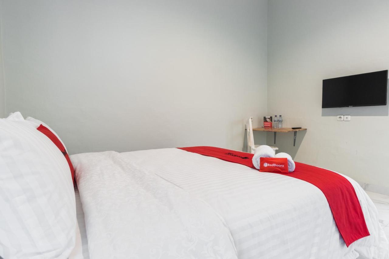 Reddoorz Plus Near Rs Usu Medan 2 Экстерьер фото