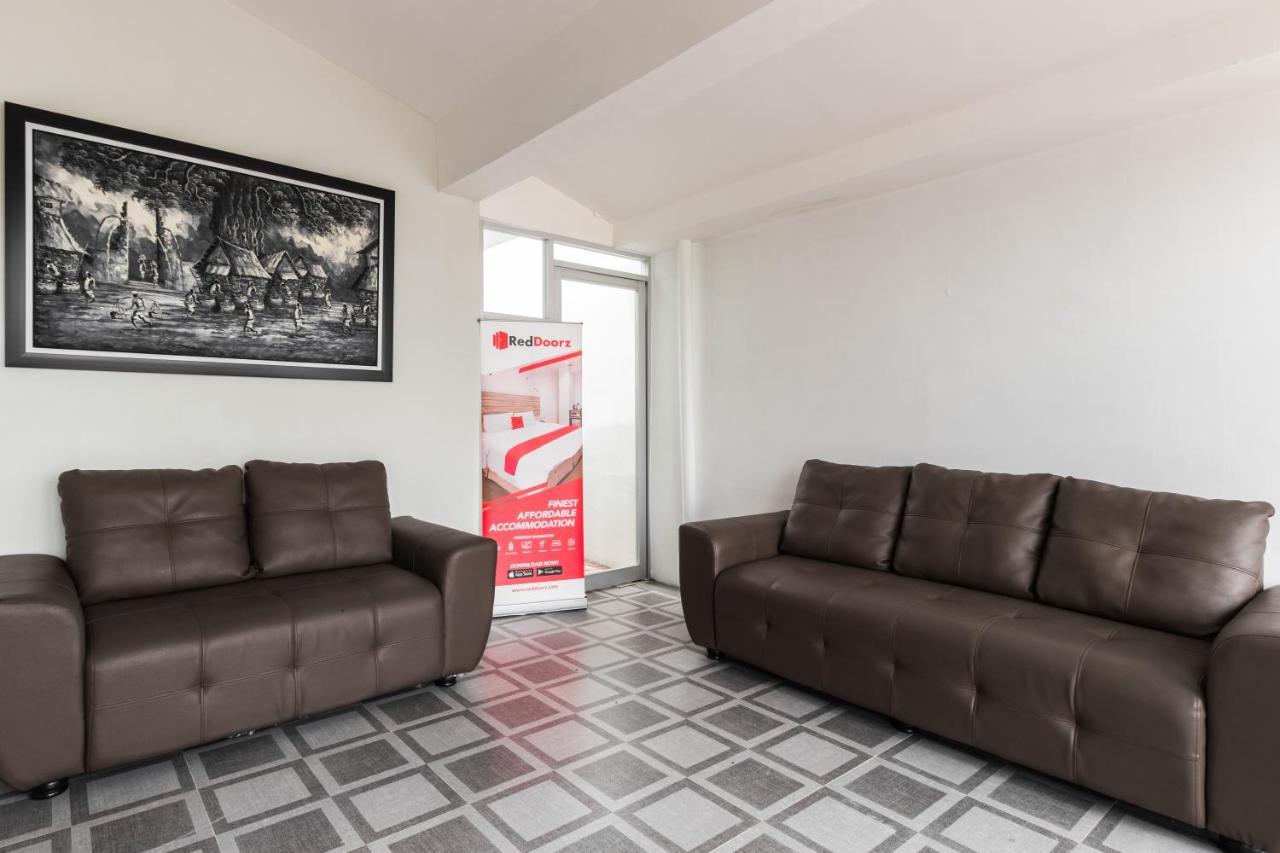 Reddoorz Plus Near Rs Usu Medan 2 Экстерьер фото