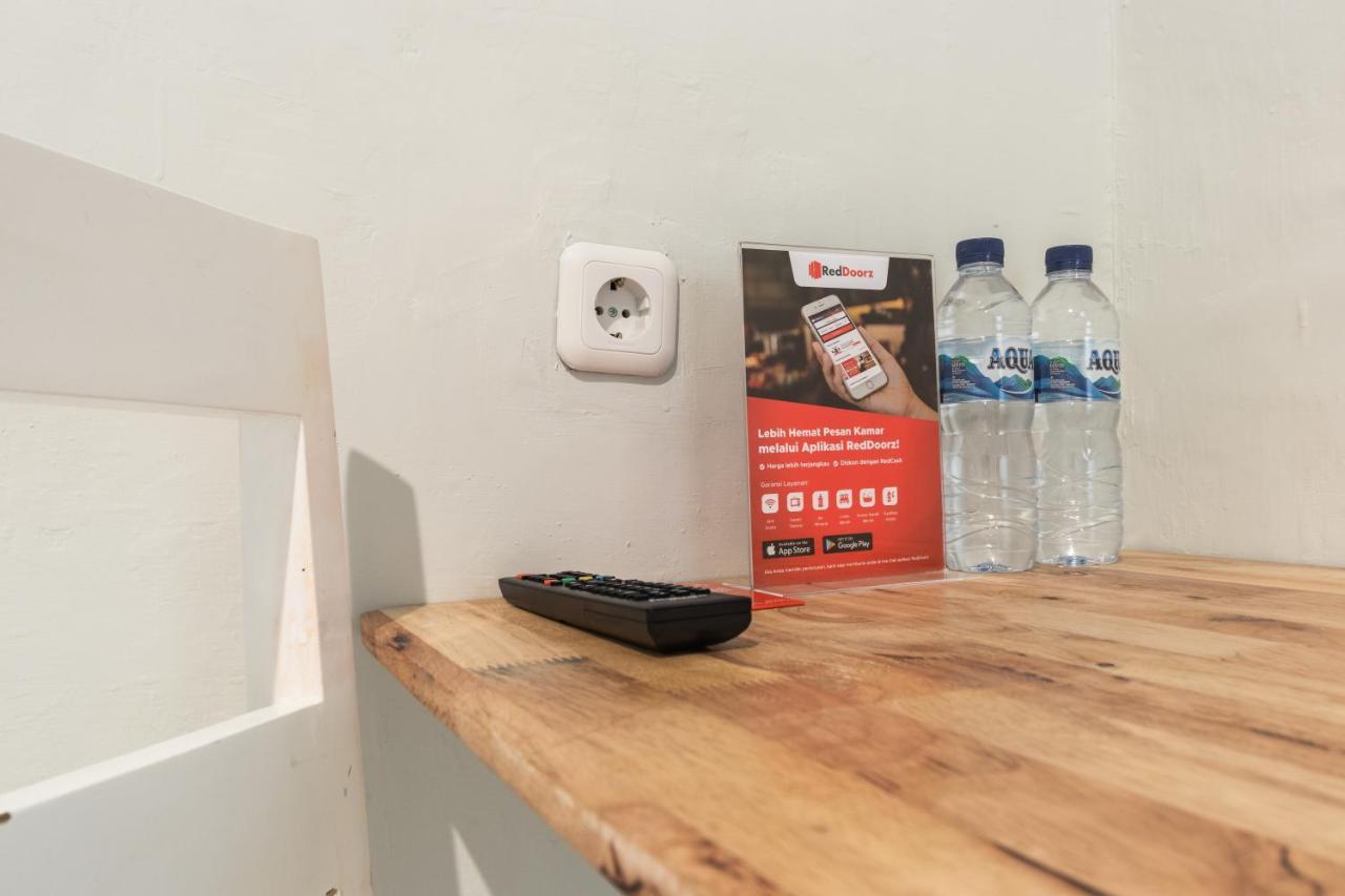 Reddoorz Plus Near Rs Usu Medan 2 Экстерьер фото