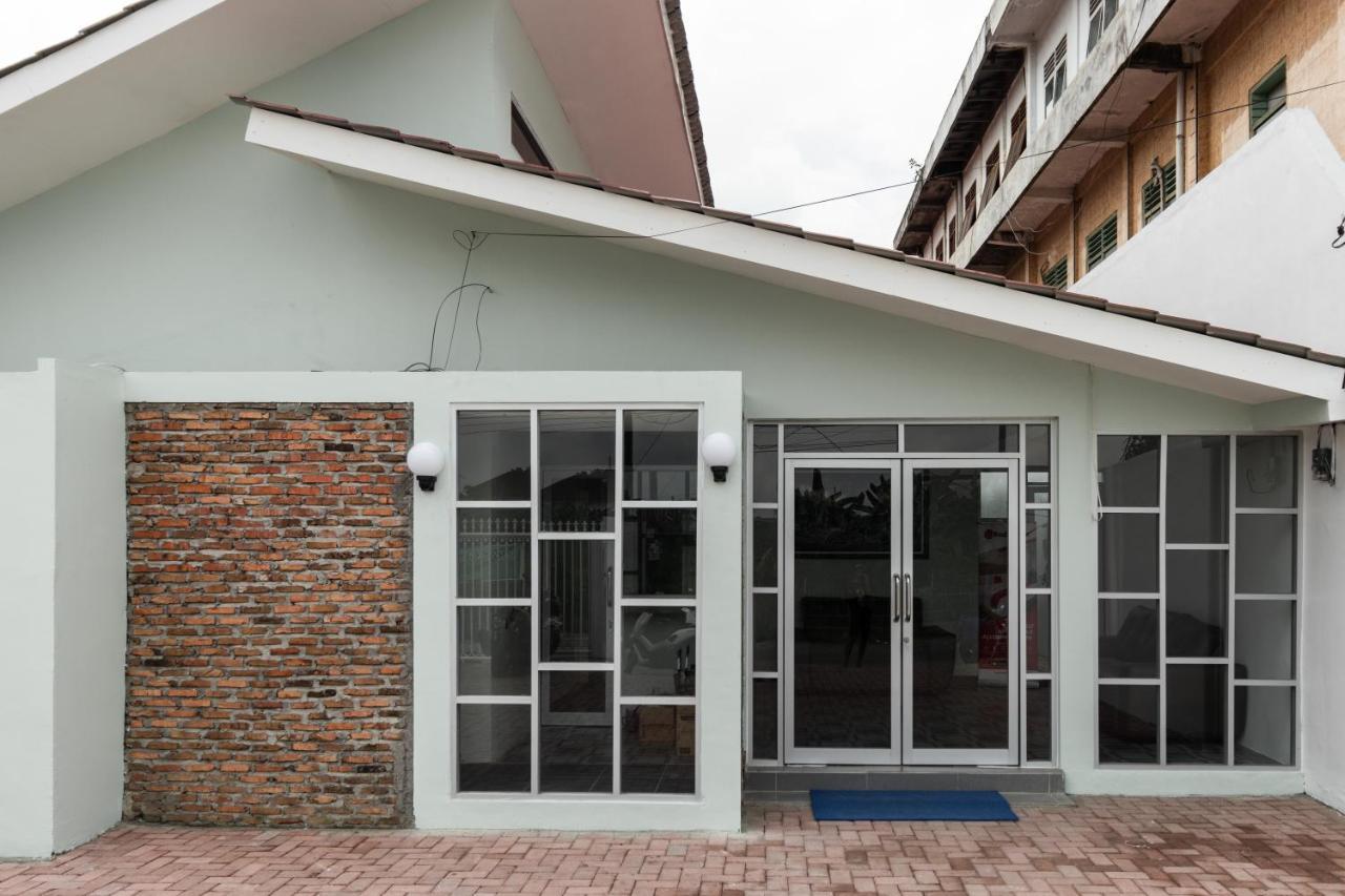 Reddoorz Plus Near Rs Usu Medan 2 Экстерьер фото
