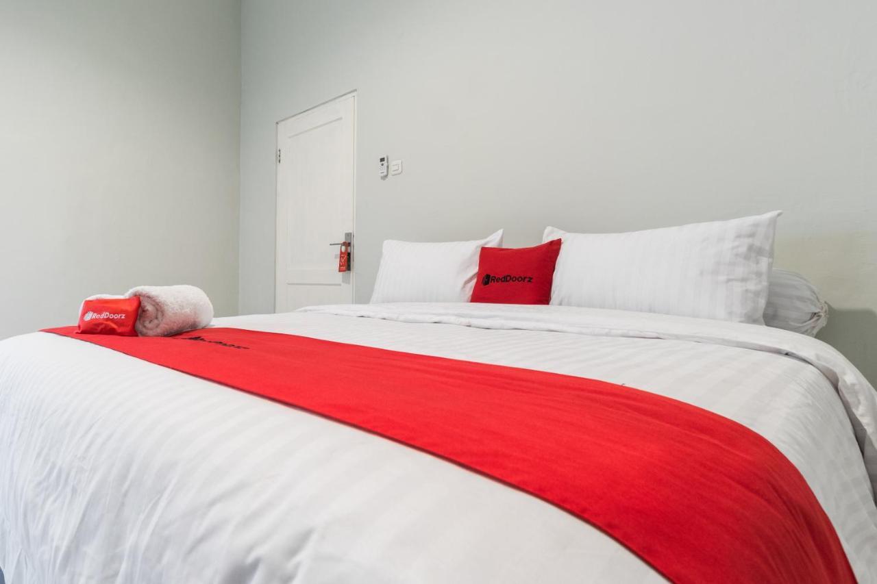 Reddoorz Plus Near Rs Usu Medan 2 Экстерьер фото