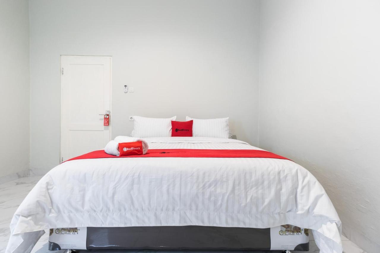 Reddoorz Plus Near Rs Usu Medan 2 Экстерьер фото