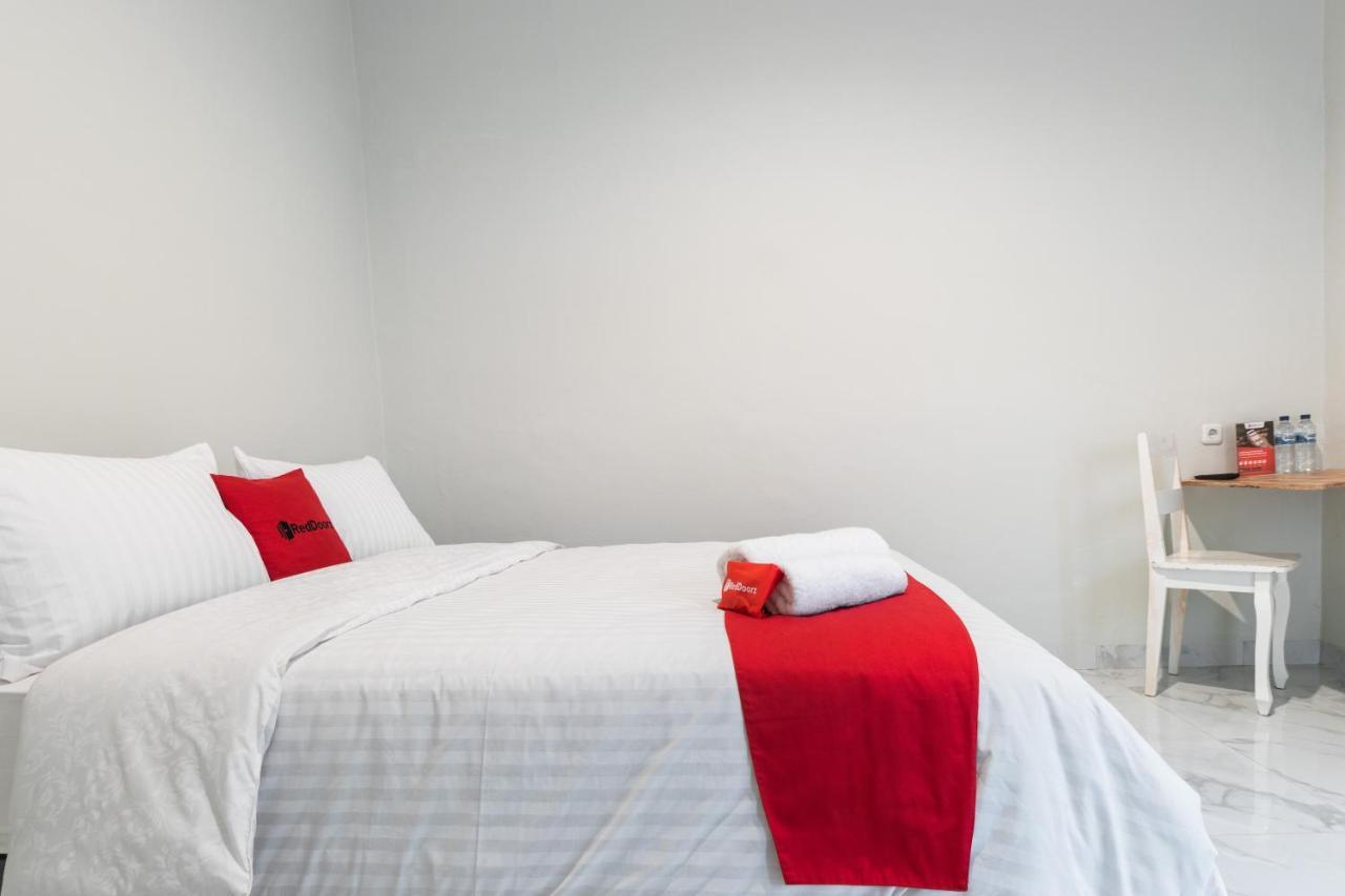 Reddoorz Plus Near Rs Usu Medan 2 Экстерьер фото